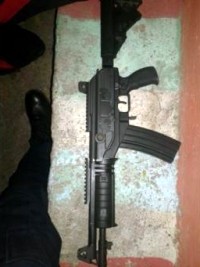 Haïti - Sécurité : Un fusil d'assaut Galil de la PNH retrouvé en Jamaïque