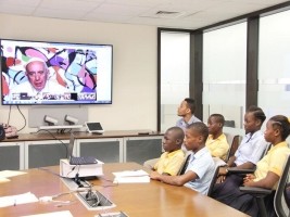 Haiti - FLASH : Pope Francis talks with students in Haiti