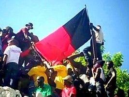 Haiti - Politic : «Pitit Dessalin» makes an affront to the Haitian flag