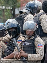 Haïti - Manifestations : Protection des banques et blocage des routes, la PNH se déploie 