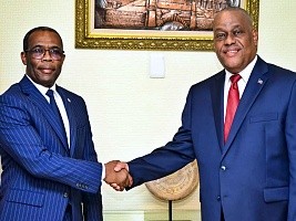 Haïti - Insécurité : Le P.M. avec casque et gilet pare-balles s’est rendu à la BRH