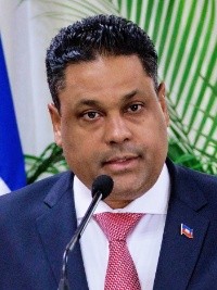 Haïti - Politique : Passation de pouvoir et discours de Laurent Saint-Cyr (vidéo)