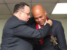 Haïti - Diplomatie : Le Président Martelly décoré par l’Université de Panama City