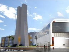 Haiti - Education : 5 buses for students of the University of Limonade